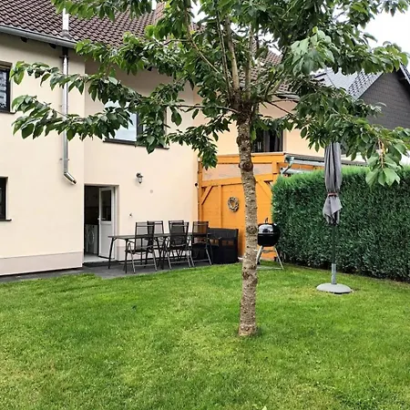 Zum Rosenhügel Ferienhaus *