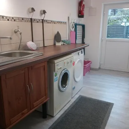 Zum Rosenhuegel 헬렌탈